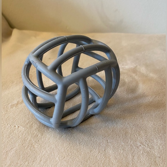 Catchy Silicone Ball and Multicolor Stacking Rings Set - Picture 13 of 14